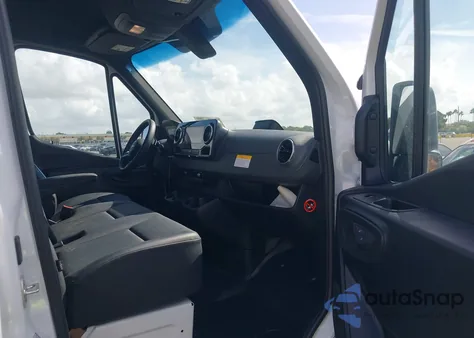 2025 Mercedes-Benz Sprinter 2500 Standard Roof 4-Cyl Diesel Ho from USA, damaged, VIN W1Y4NBHYXST199256